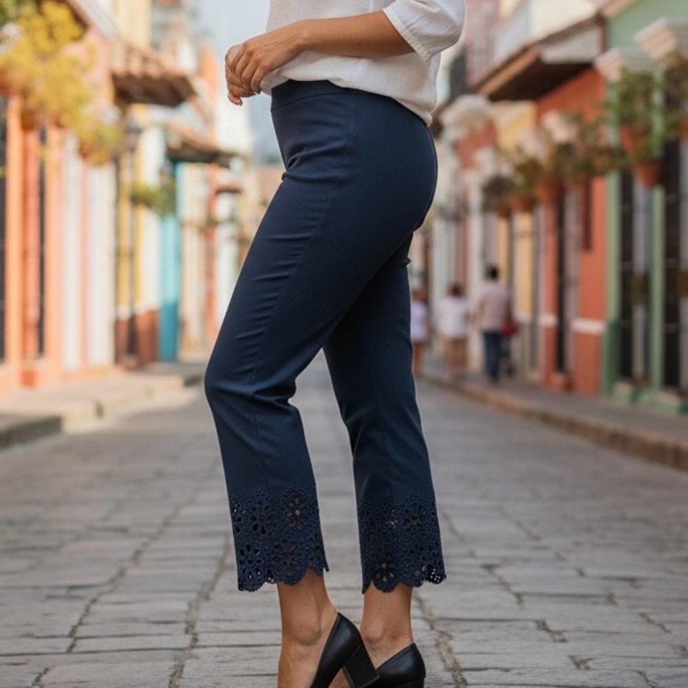 Chic Dark Blue Eyelet Hem Capris Size 10